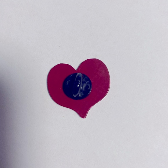 Red and orange heart shaped pin - Picture 3 of 3